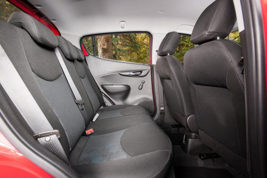 Интерьер Vauxhall Viva Rocks 2017 года  (фото 9 из 32)